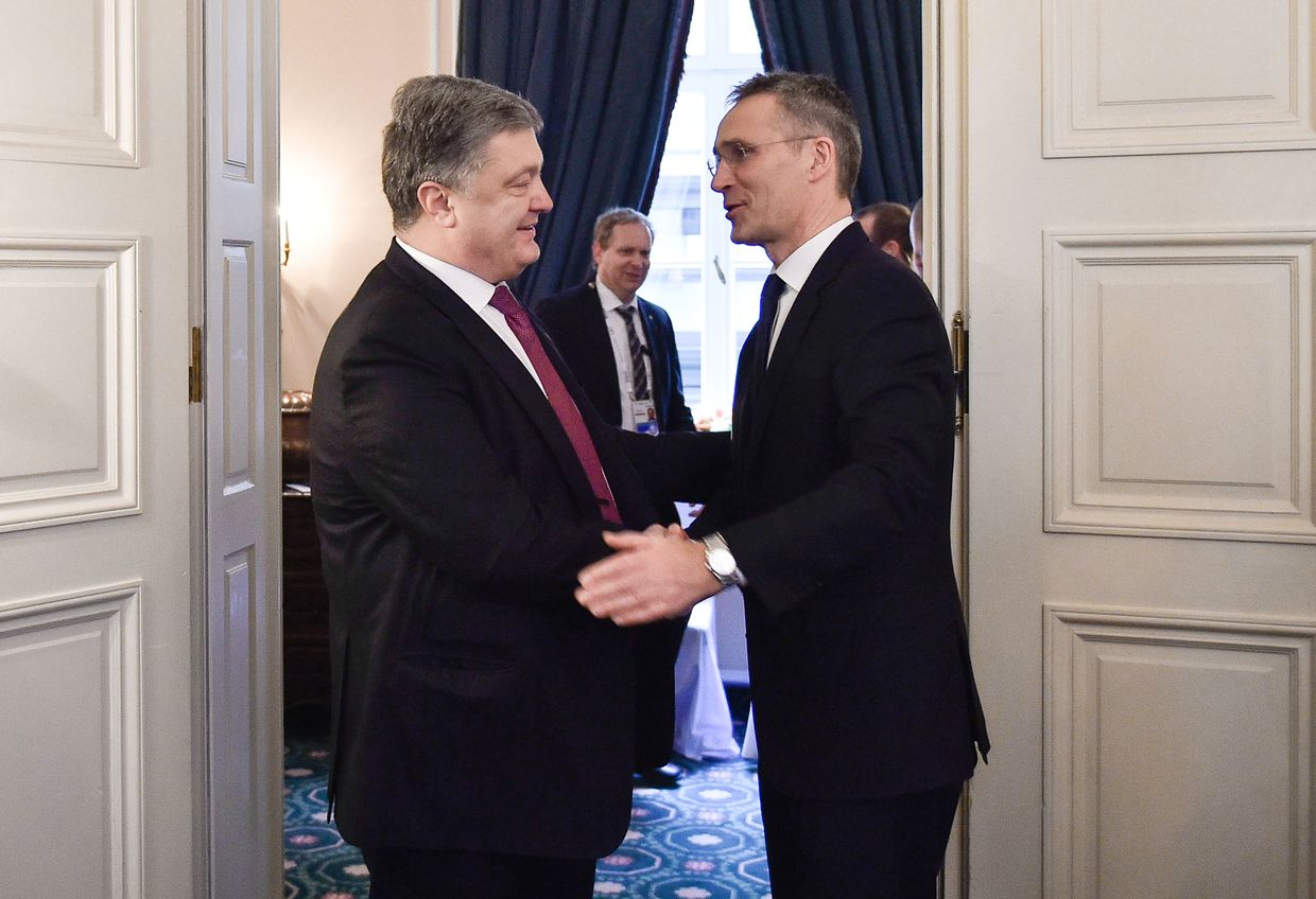 Президент Украины Петр Порошенко и генеральный секретарь НАТО Йенс Столтенберг