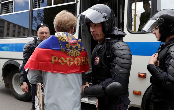 Полиция задержала участника несанкционированного протеста в Москве