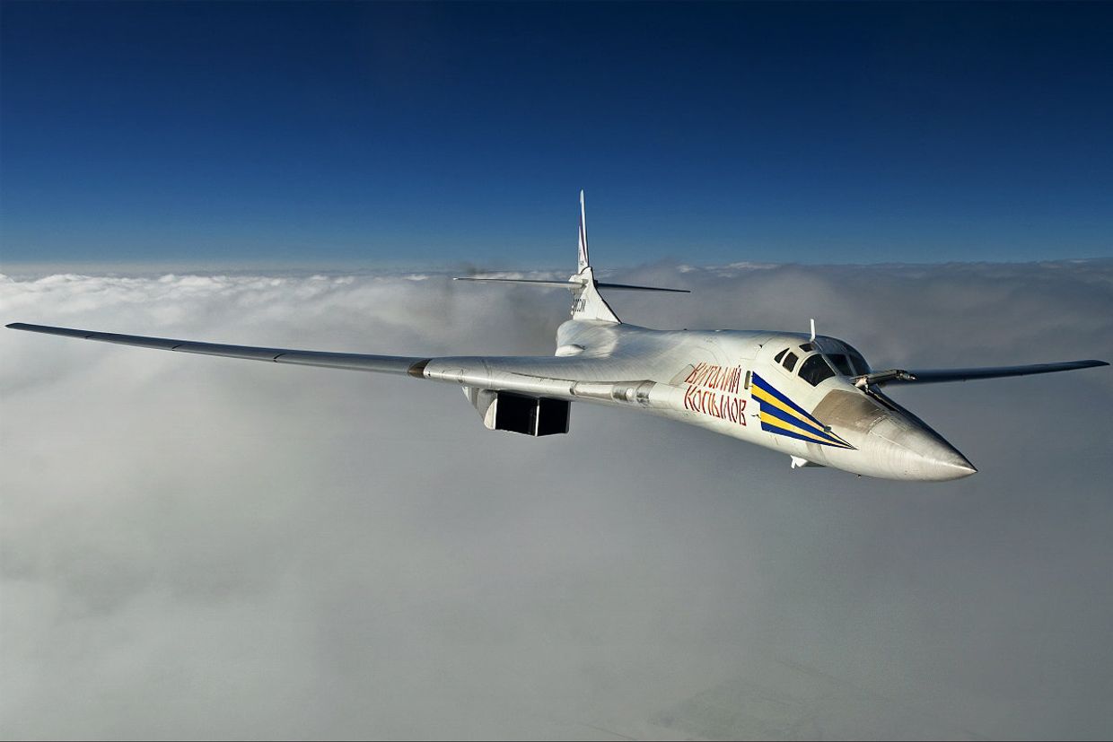 Cтратегический бомбардировщик-ракетоносец Ту-160