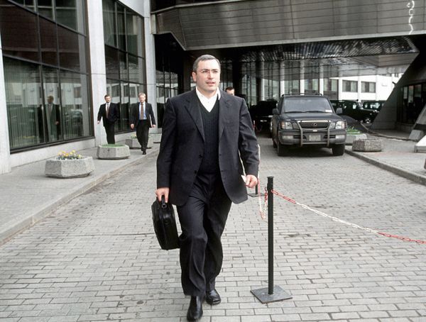 Председатель ООО «Юкос-Москва» Михаил Ходорковский, 2001 год Председатель ООО «Юкос-Москва» Михаил Ходорковский, 2001 год