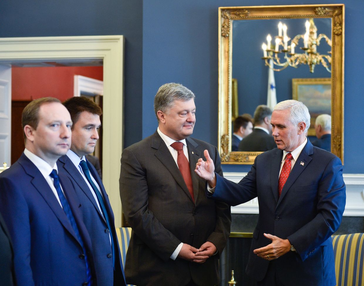 Президент Украины Петр Порошенко и вице-президент США Майк Пенс