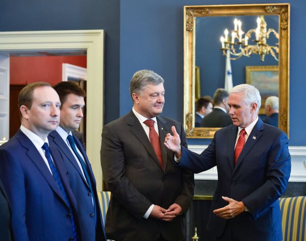 Президент Украины Петр Порошенко и вице-президент США Майк Пенс