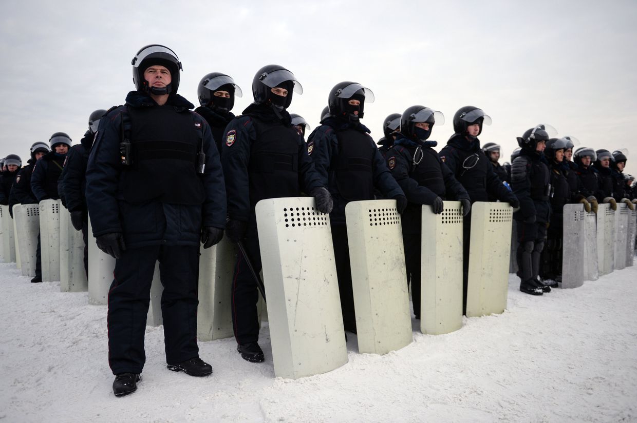 Военнослужащие Национальной гвардии, МВД, УФСИН, МЧС на учениях по пресечению массовых беспорядков
