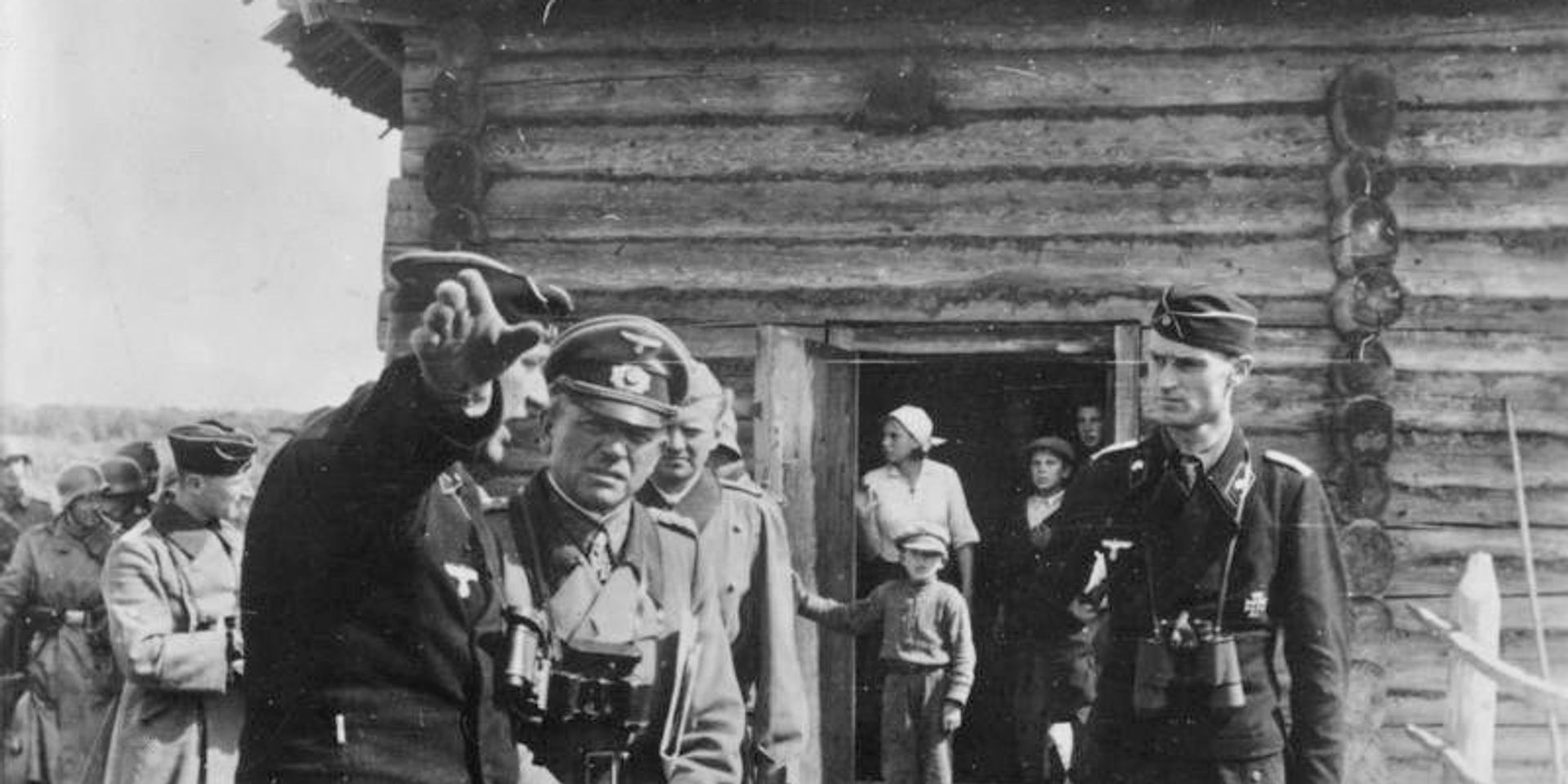 Немецкий генерал Гудериан Гейнц инспектирует командный пункт танкового полка на территории СССР, август 1941 года - ИноСМИ, 1920, 19.08.2025