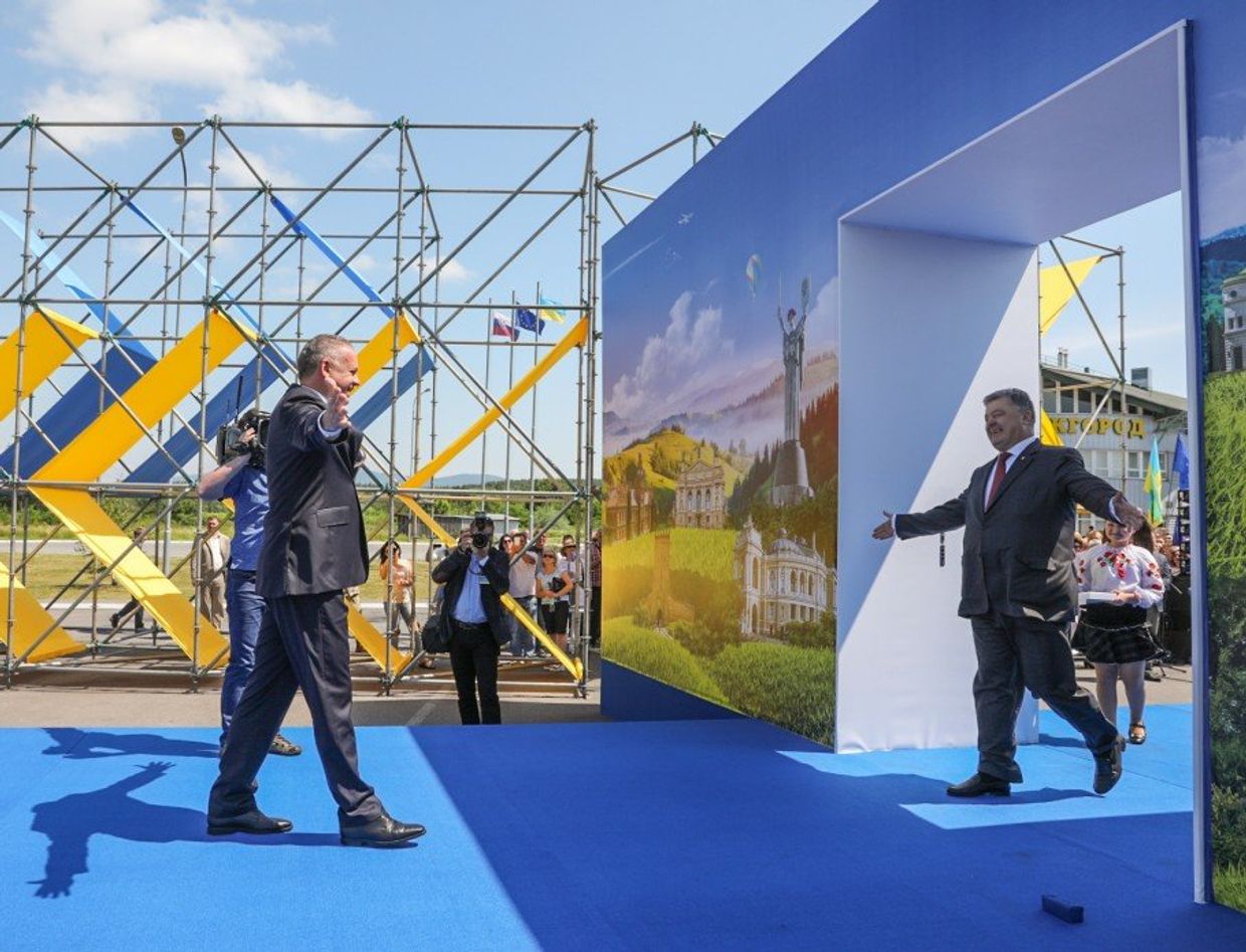 Президент Украины Петр Порошенко на церемонии по случаю начала действия безвизового режима с Евросоюзом Президент Украины Петр Порошенко на церемонии по случаю начала действия безвизового режима с Евросоюзом