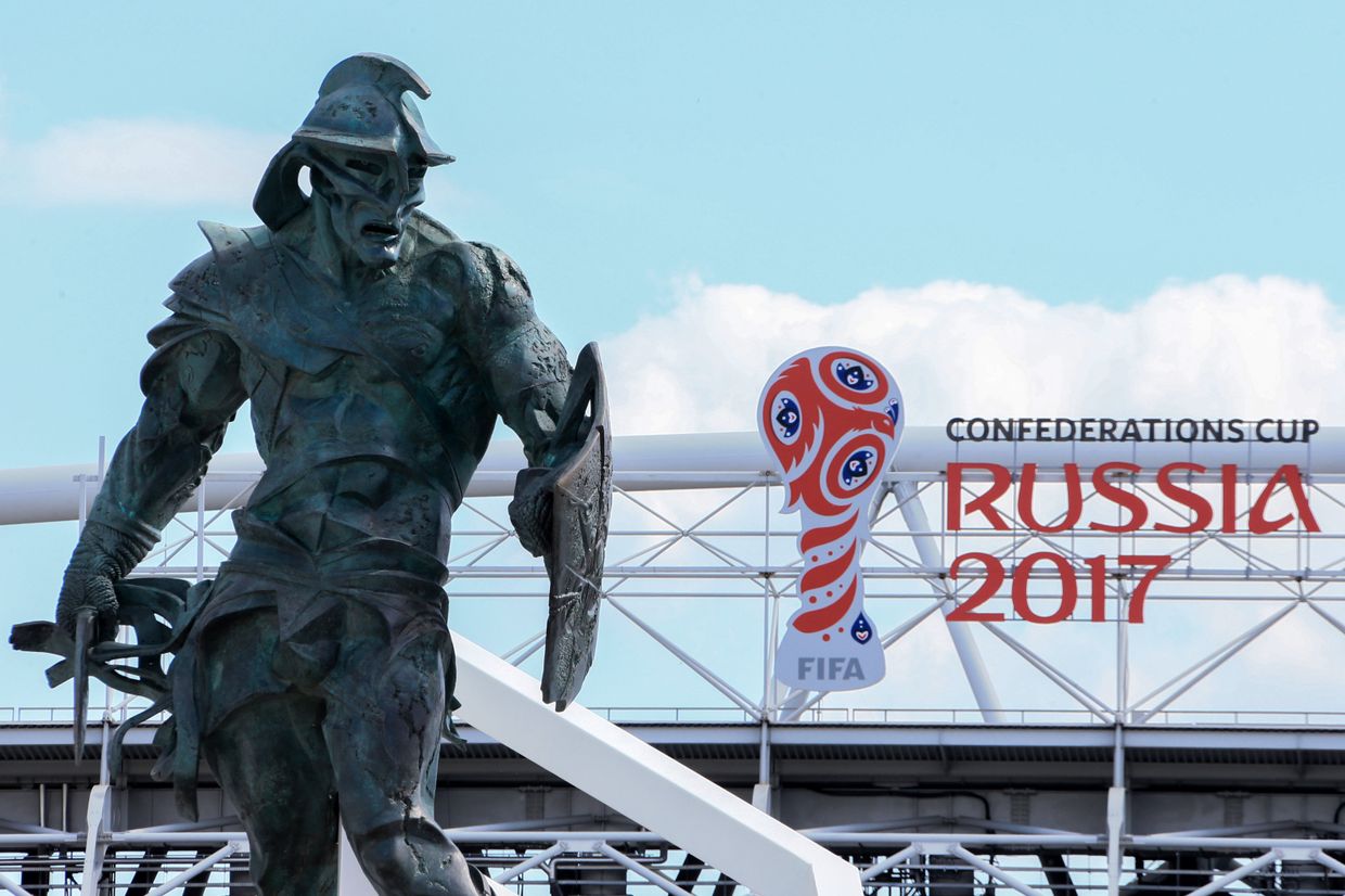 Логотип Кубка конфедераций FIFA 2017 на стадионе Спартак в Москве.