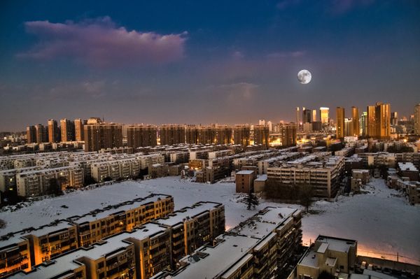 25 ноября 2015. Город Чжэнчжоу в китайской провинции Хэнань 25 ноября 2015. Город Чжэнчжоу в китайской провинции Хэнань