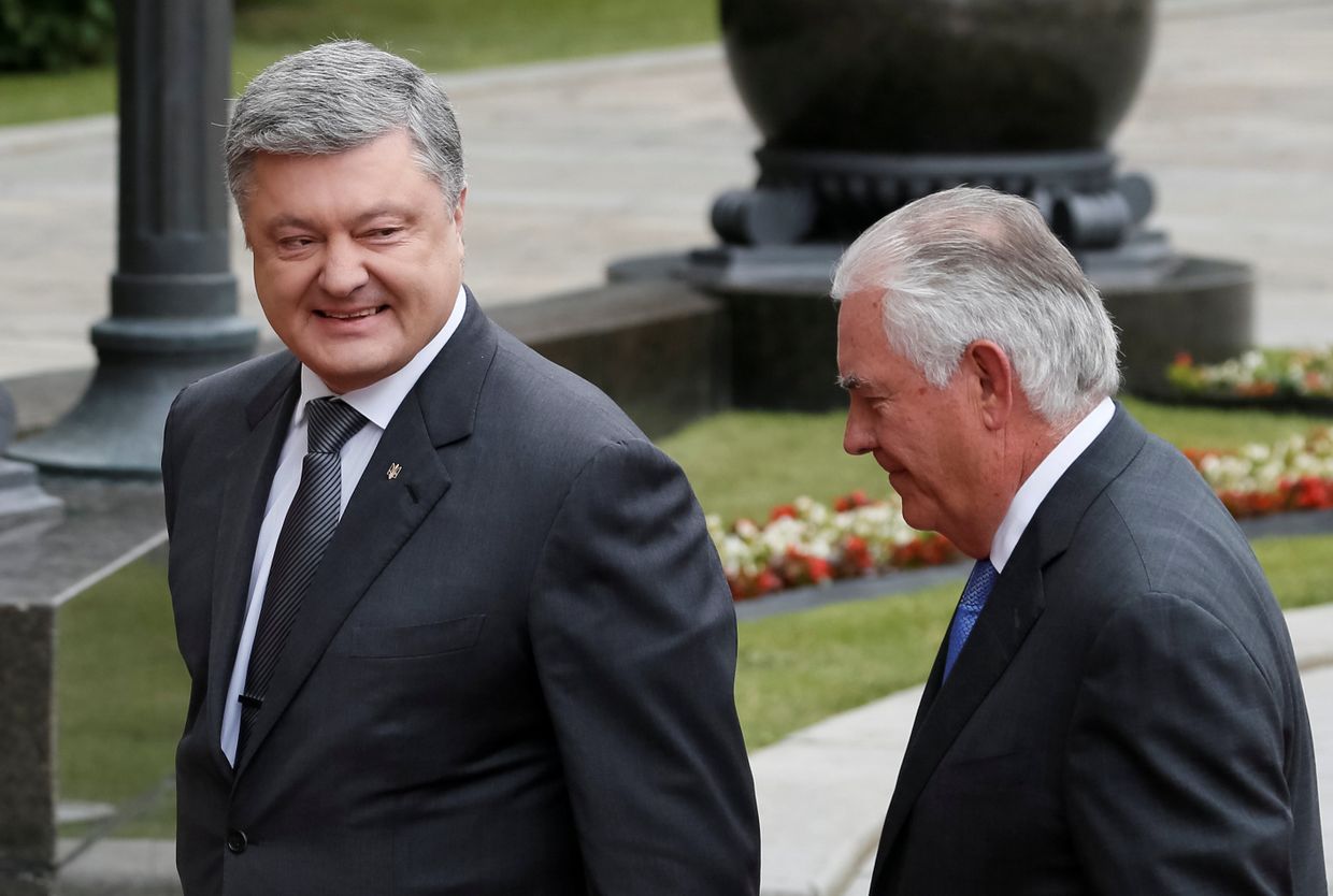 Президент украины Пётр Порошенко и госсекретарь США Рекс Тиллерсон во время встречи в Киеве. 9 июля 2017