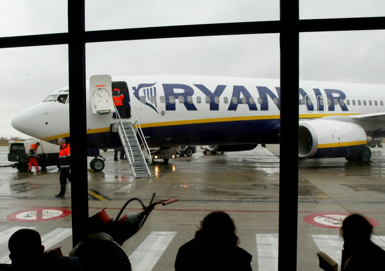 Самолет авиакомпании Ryanair Самолет авиакомпании Ryanair