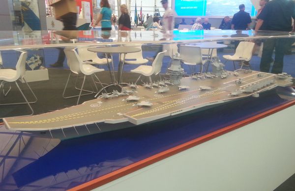 Макет авианосца проекта 23000Е на выставке «Армия 2015»