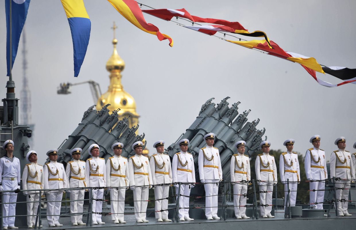 Во время главного военно-морского парада в честь Дня Военно-Морского Флота России в Санкт-Петербурге. 30 июля 2017