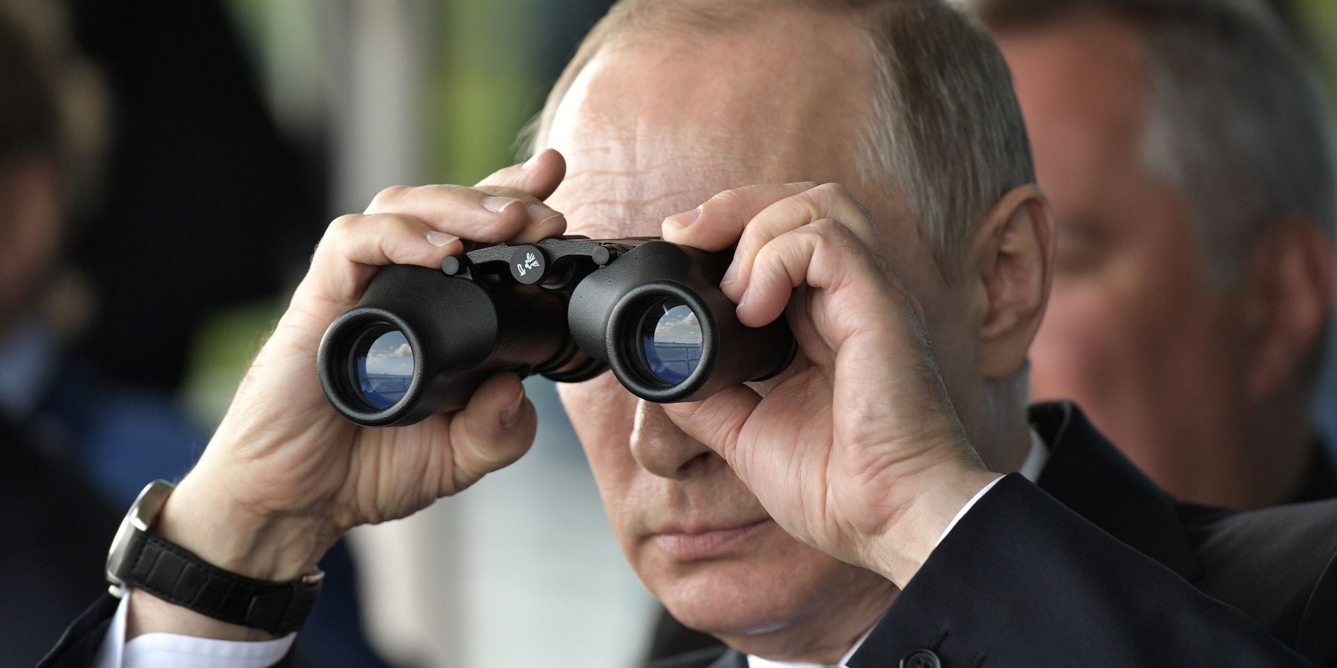 Владимир Путин во время посещения XIII Международного авиационно-космического салона МАКС-2017. 18 июля 2017 Владимир Путин во время посещения XIII Международного авиационно-космического салона МАКС-2017. 18 июля 2017 - ИноСМИ, 1920, 17.04.2021