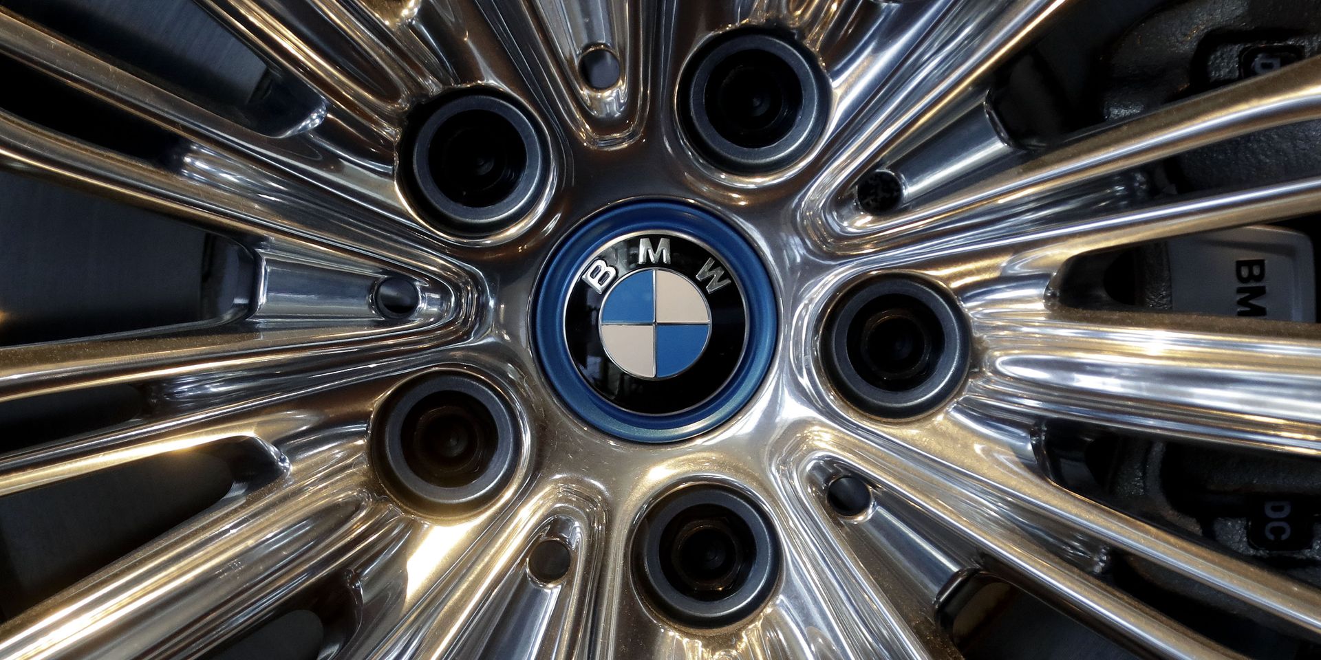 Колесо автомобиля BMW - ИноСМИ, 1920, 07.07.2025