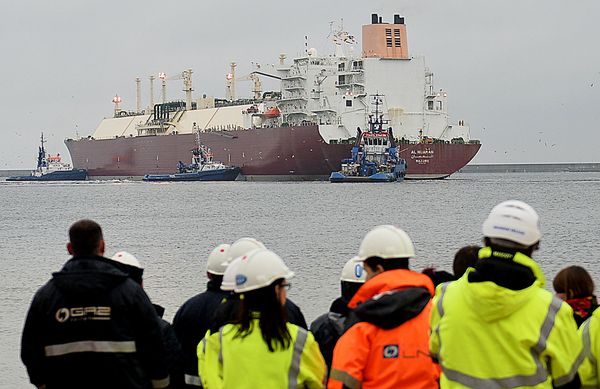 Танкер со сжиженным газом из Катара в порту Свиноуйсьце, Польша