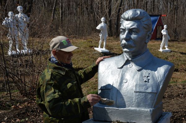 Коллекция советских скульптур и бюстов во Владивостоке Коллекция советских скульптур и бюстов во Владивостоке
