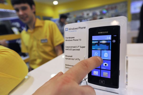 Смартфон Samsung на базе Windows Phone 7 - модели Samsung Omnia W