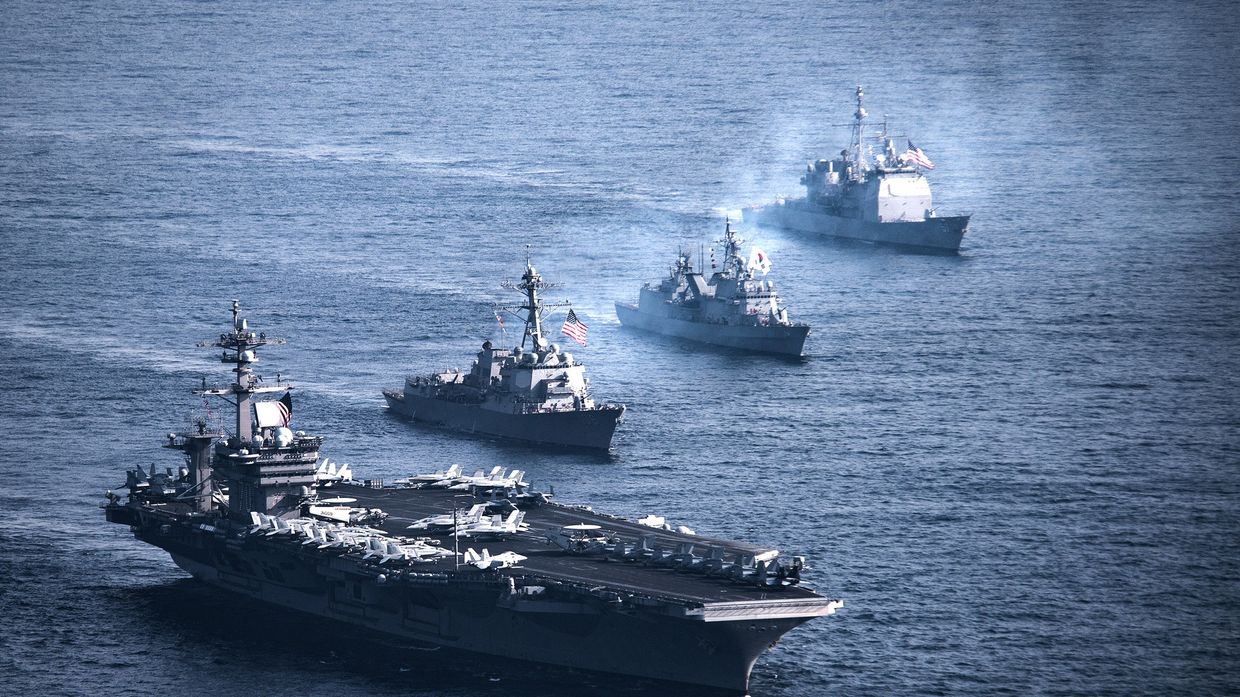 Американские и южнокорейские корабли на военных учениях