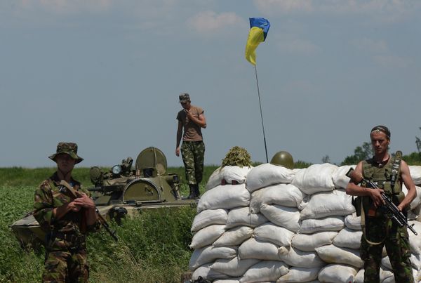 Блокпост украинских военных в Донецкой области Блокпост украинских военных в Донецкой области