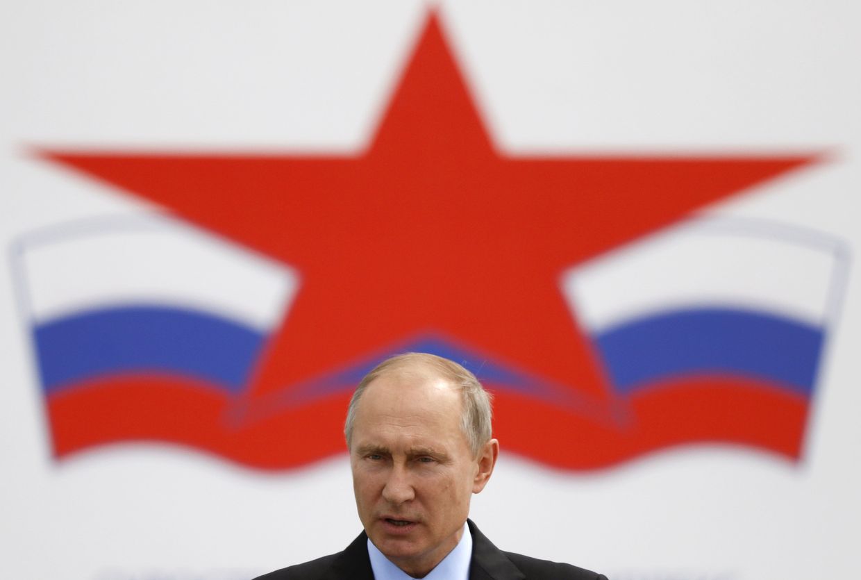 Президент России Владимир Путин выступил с речью во время посещения верфи Звезда