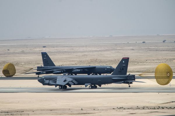 Американский стратегический бомбардировщик B-52 Стратофортресс на авиабазе Аль-Удейд в Катаре