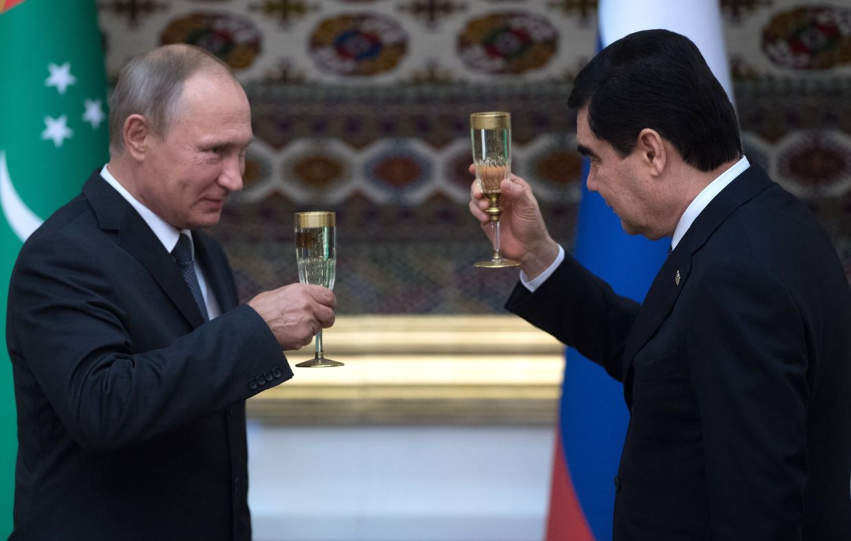 Президент РФ Владимир Путин и президент Туркмении, председатель кабинета министров Туркмении Гурбангулы Бердымухамедов