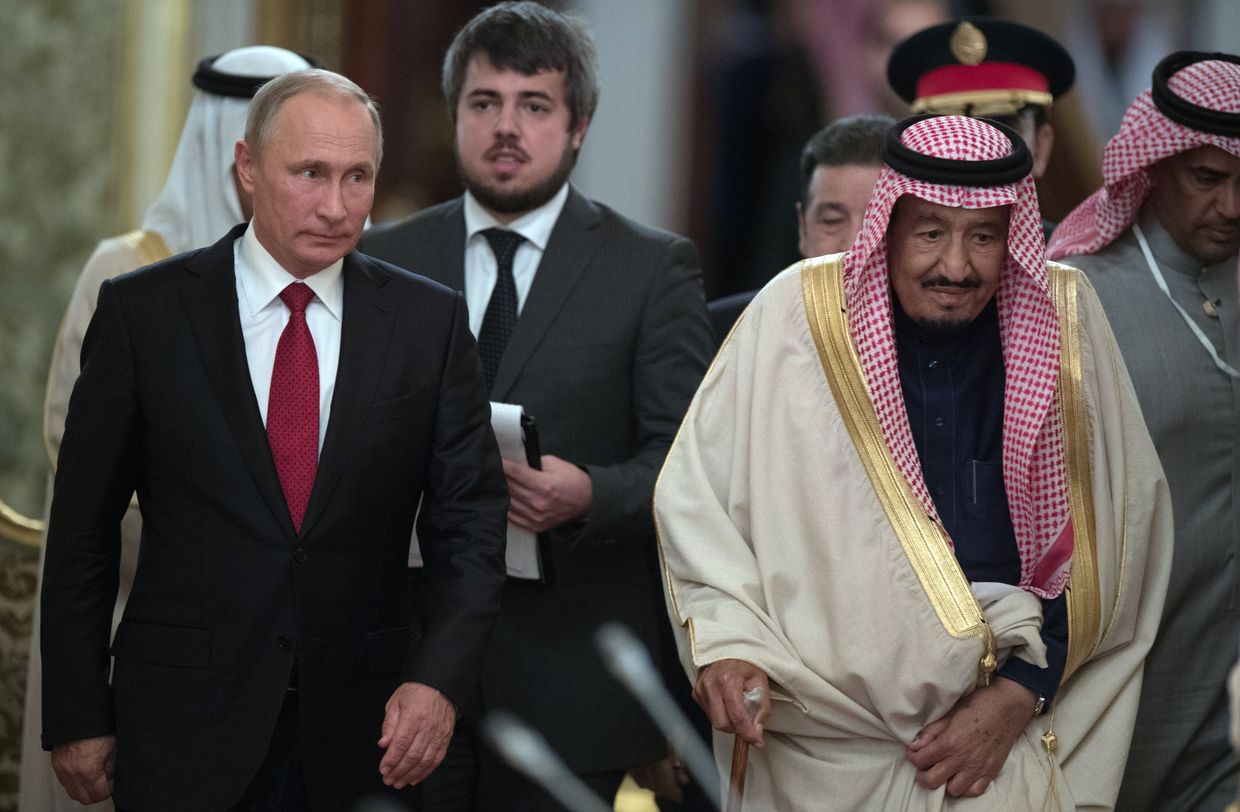 Президент РФ Владимир Путин и король Саудовской Аравии Сальман Бен Абдель Азиз Аль Сауд Президент РФ Владимир Путин и король Саудовской Аравии Сальман Бен Абдель Азиз Аль Сауд