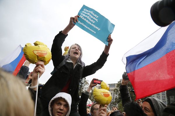 Участники оппозиционного митинга в Москве