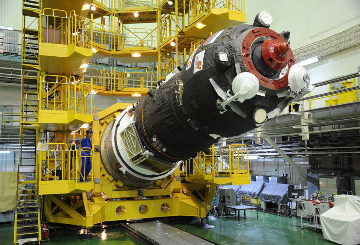 «Союз-2.1а»/ТГК «Союз МС-06». Накатка головного обтекателя