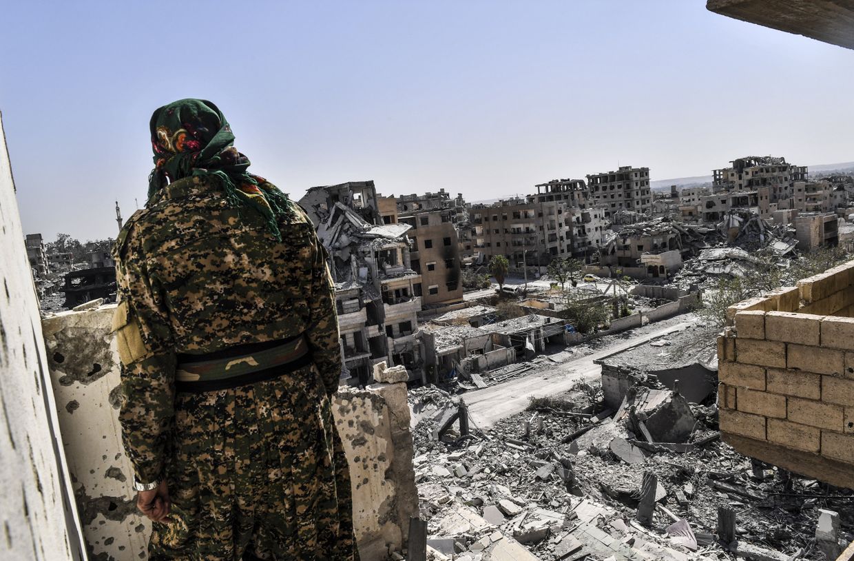 Боец Сирийских демократических сил в Ракке, Сирия