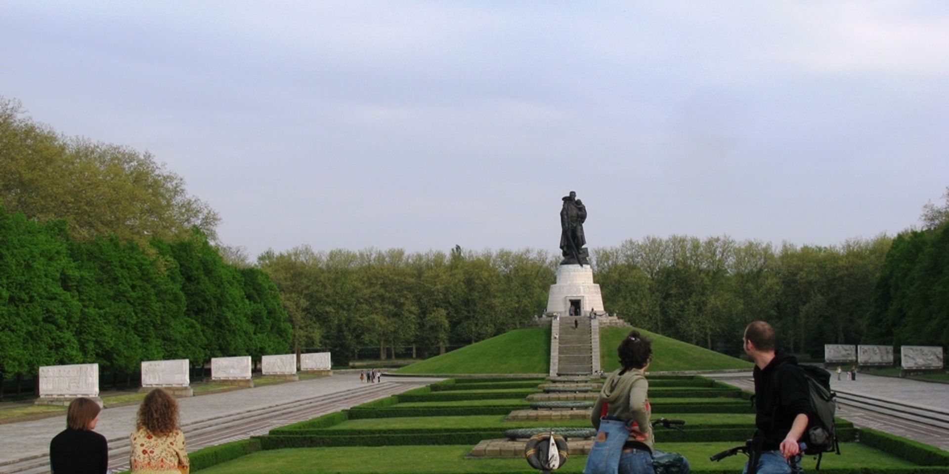 Монумент Воину-освободителю в Трептов-парке в Берлине - ИноСМИ, 1920, 21.09.2022