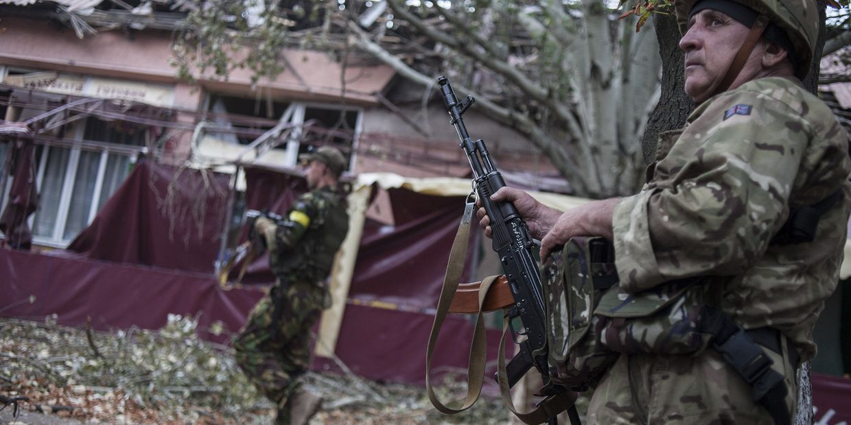 2014 год. Украинские солдаты из батальона «Донбасс» в деревне Марьинка возле Донецка.