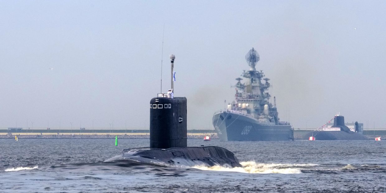 Генеральная репетиция военно-морского парада ко дню ВМФ в Кронштадте