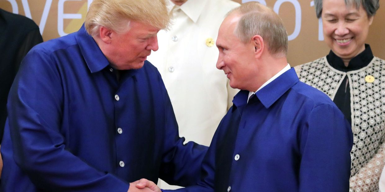 Владимир Путин и Дональд Трамп на саммите АТЭС во Вьетнаме. 10 ноября 2017 Владимир Путин и Дональд Трамп на саммите АТЭС во Вьетнаме. 10 ноября 2017