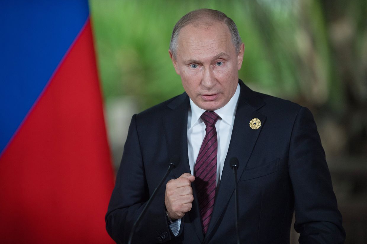 Президент РФ Владимир Путин во время пресс-подхода на форуме Азиатско-Тихоокеанского экономического сотрудничества. 11 ноября 2017