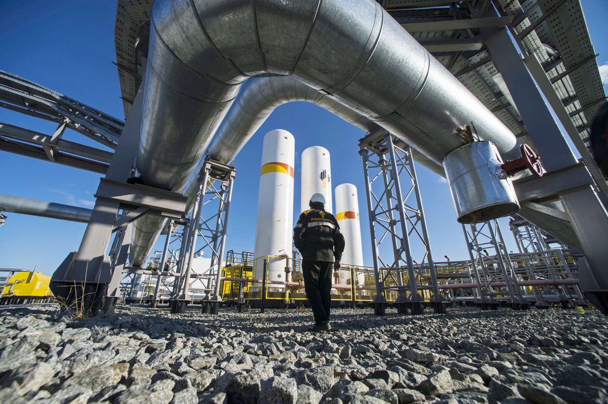 Дожимная компрессорная станция на нефтегазовом месторождении