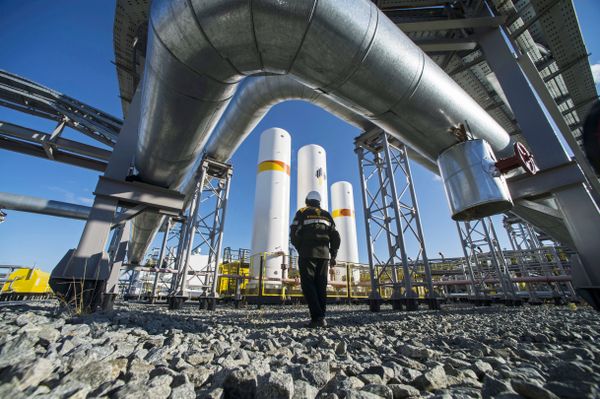 Дожимная компрессорная станция на нефтегазовом месторождении