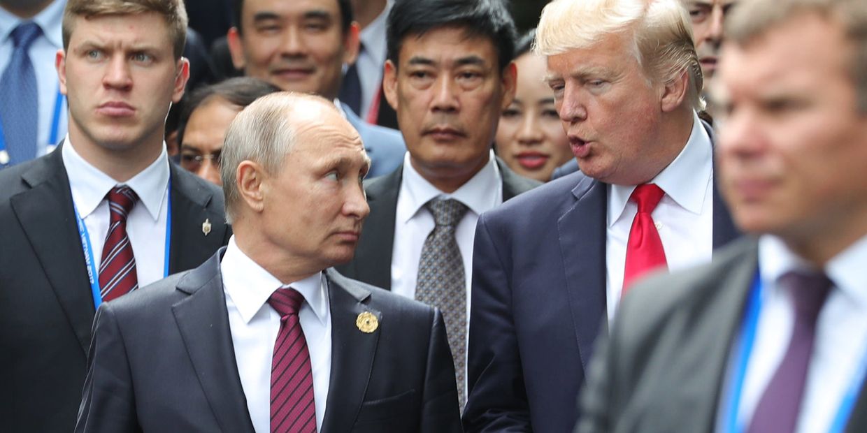 Владимир Путин и Дональд Трамп на форуме АТЭС Владимир Путин и Дональд Трамп на форуме АТЭС
