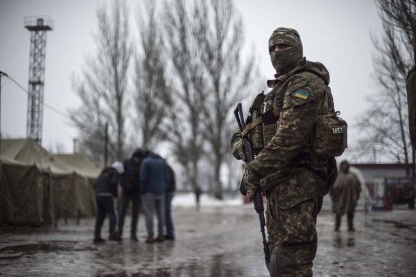Солдаты ВСУ в Авдеевке, Украина. Архивное фото Солдаты ВСУ в Авдеевке, Украина. Архивное фото