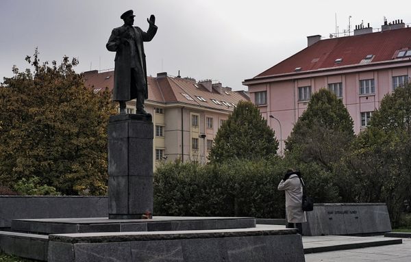 Памятник маршалу Коневу в Праге