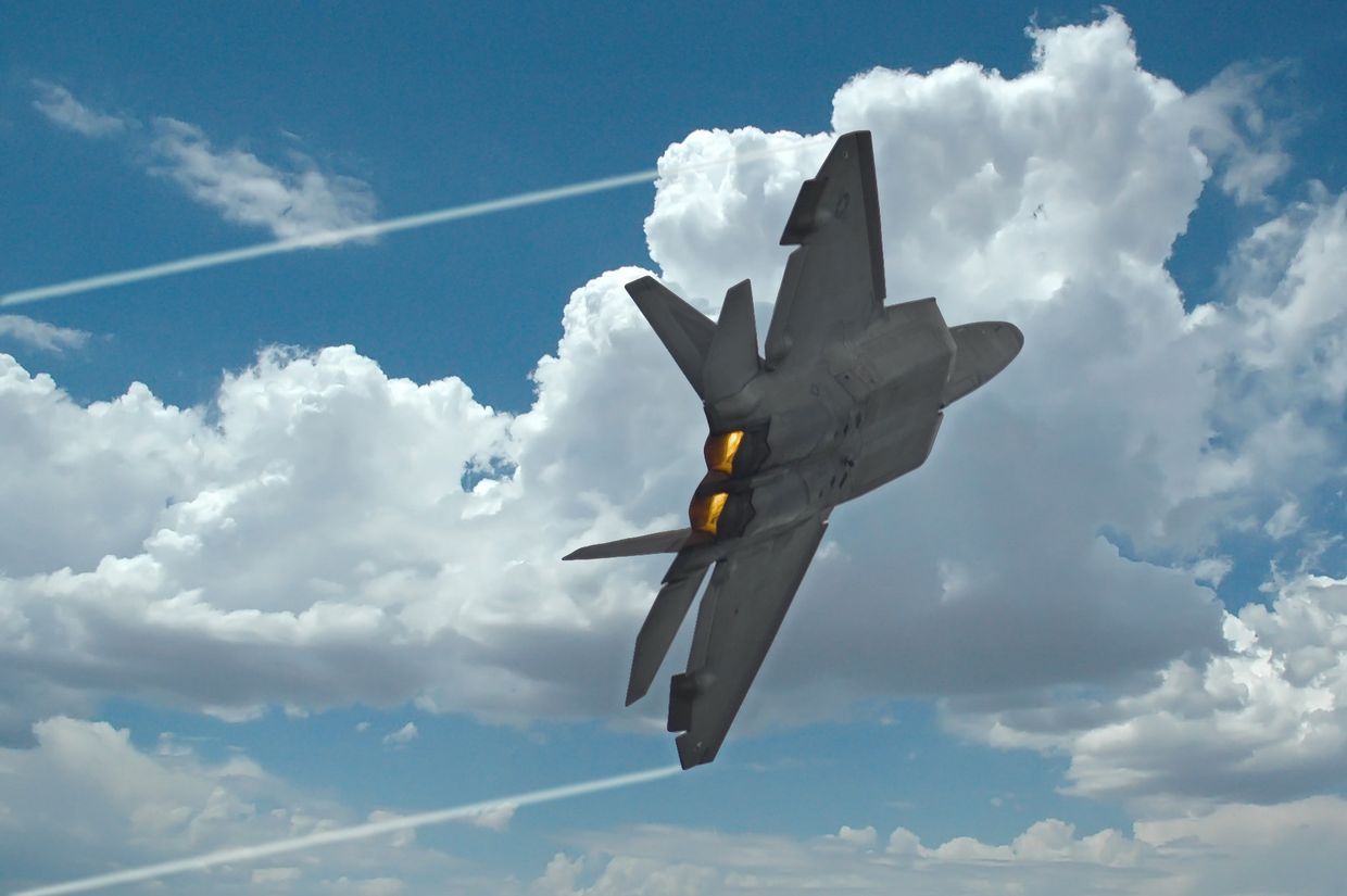 Американский истребитель F-22 Raptor