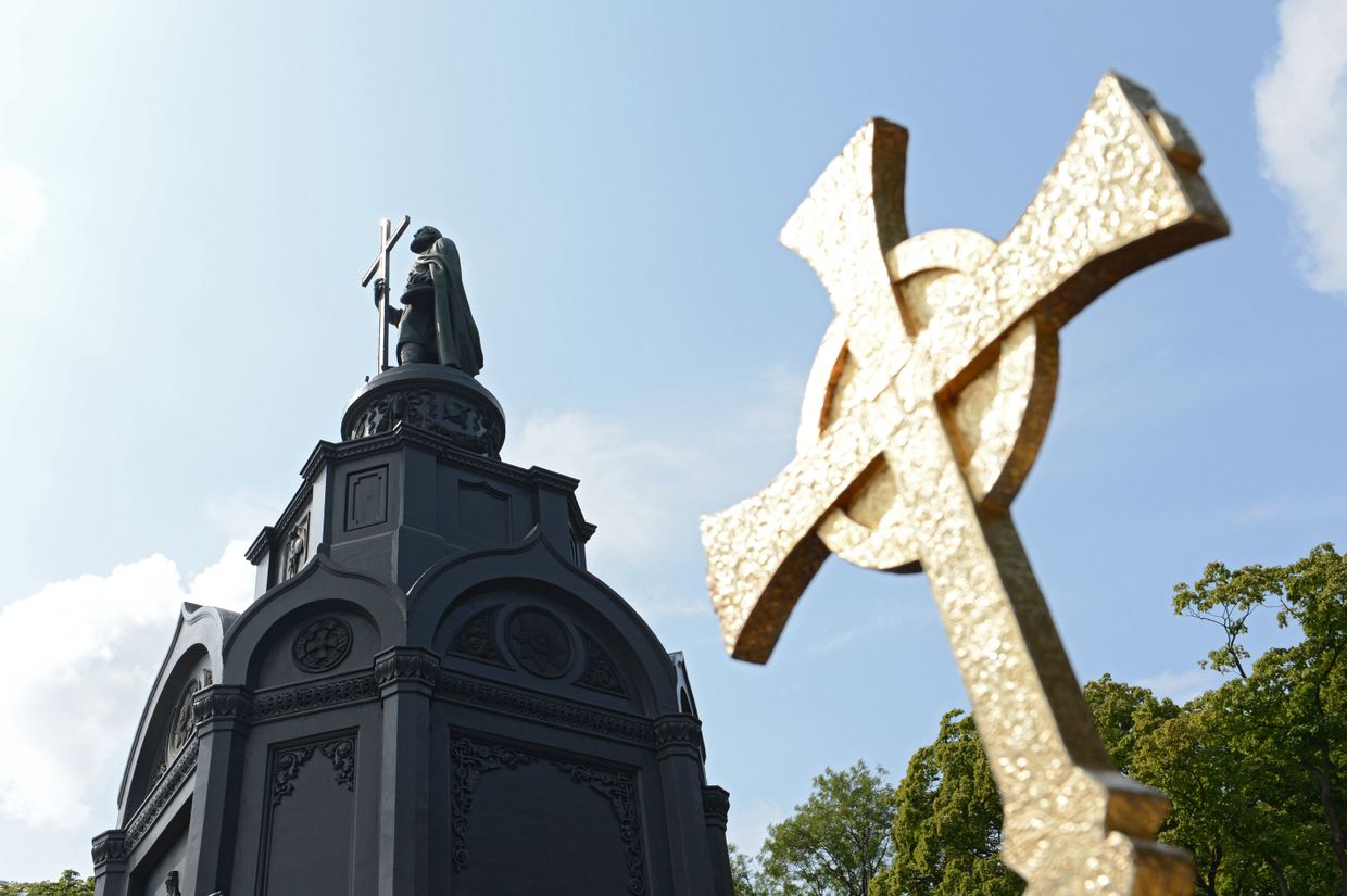 Памятник святому равноапостольному князю Владимиру на Владимирской горке в Киеве