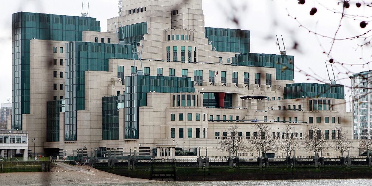 Штаб-квартира внешней разведки Великобритании MI6 в Лондоне