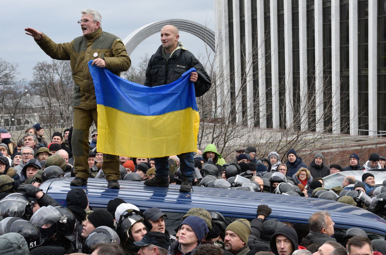 Сторонники бывшего губернатора Одесской области Михаила Саакашвили в центре Киева. 5 декабря 2017