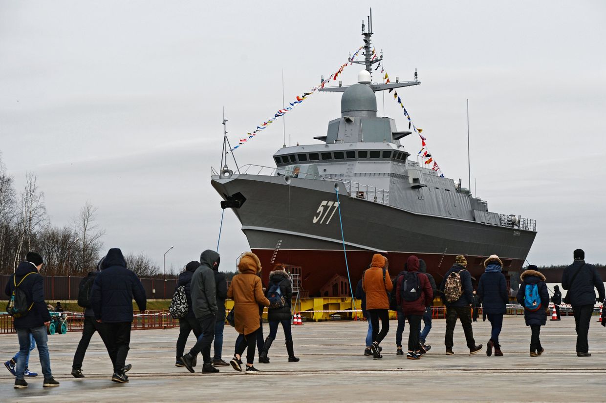 Спуск на воду первого серийного малого ракетного корабля Тайфун проекта 22800