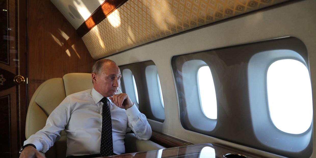 Президент РФ В. Путин посетил авиабазу Хмеймим в Сирии