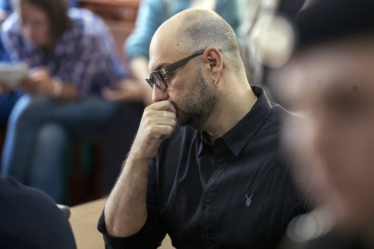 Режиссер Кирилл Серебренников в суде Режиссер Кирилл Серебренников в суде
