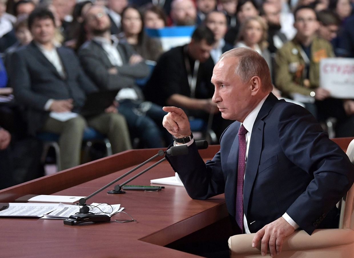 Президент РФ Владимир Путин во время большой ежегодной пресс-конференции