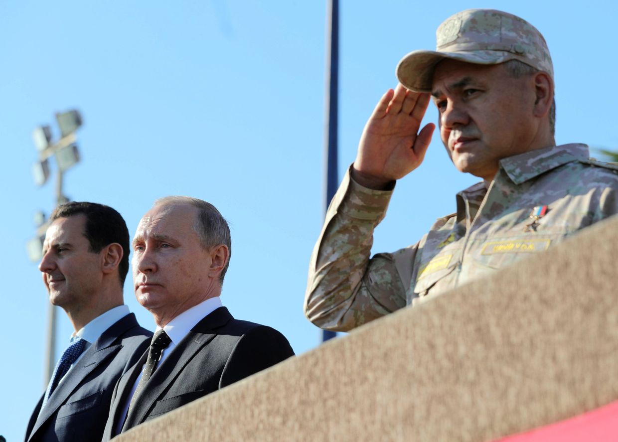 Владимир Путин, Башар Асад и Сергей Шойгу на авиабазе Хмеймим в Сирии
