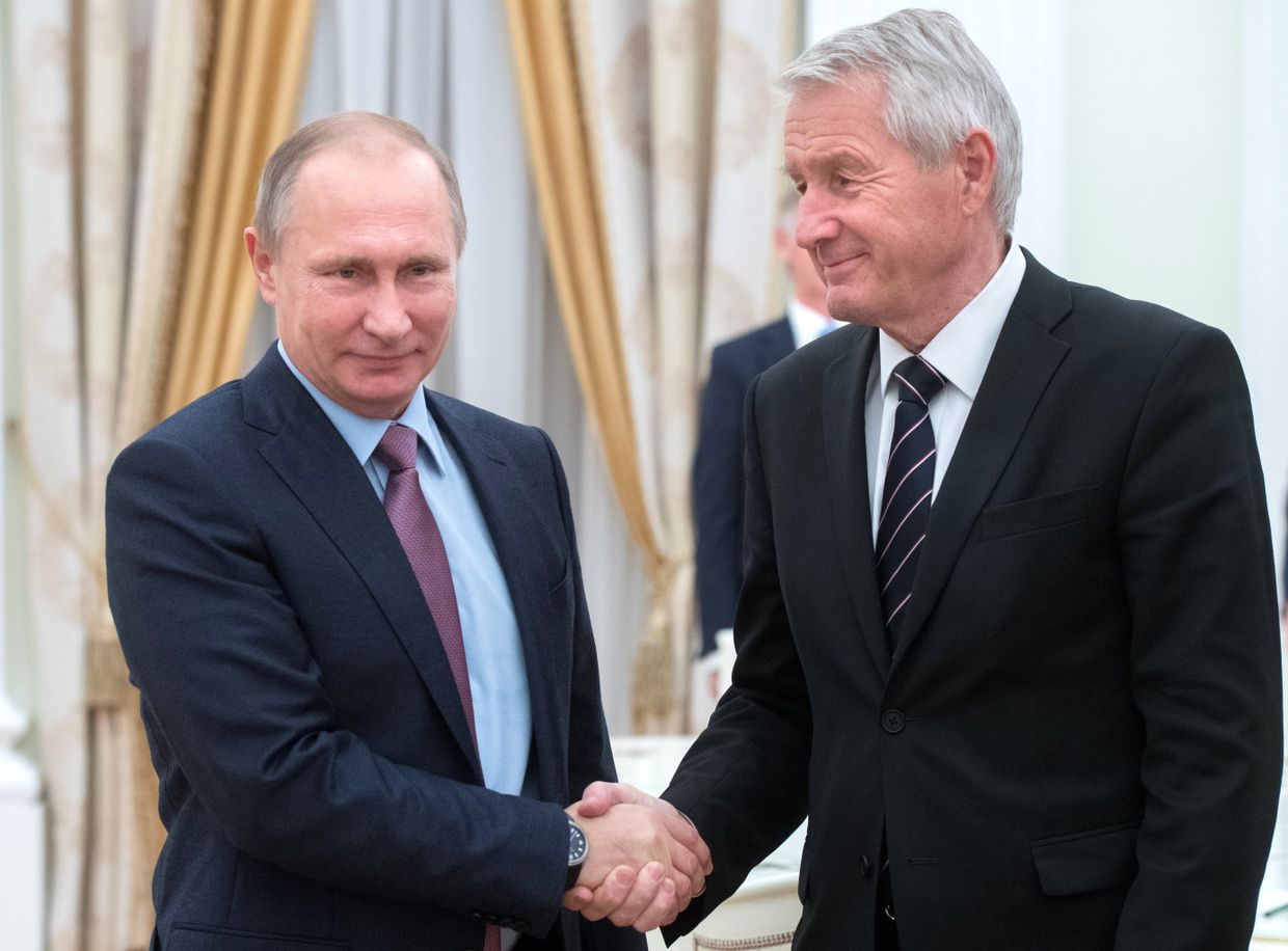 Президент РФ Владимир Путин и генеральный секретарь Совета Европы Турбьерн Ягланд во время встречи в Кремле. 6 декабря 2016