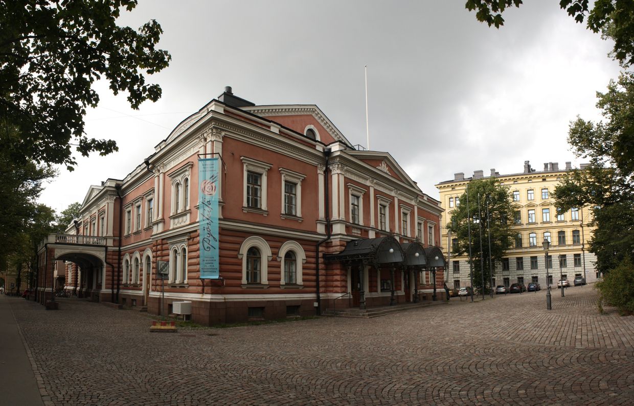 Алек­санд­ровс­кий театр в Хельсинки, Финляндия